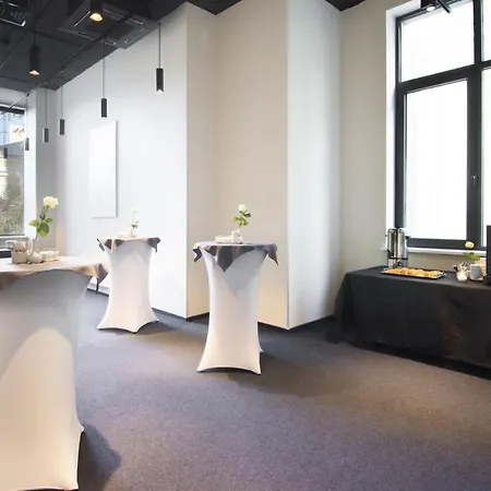 - Kyiv, An Ihg Hotel Kiev