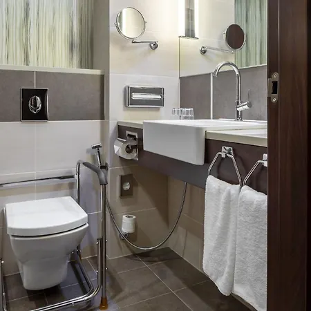 - Kyiv, An Ihg 4* Kiev