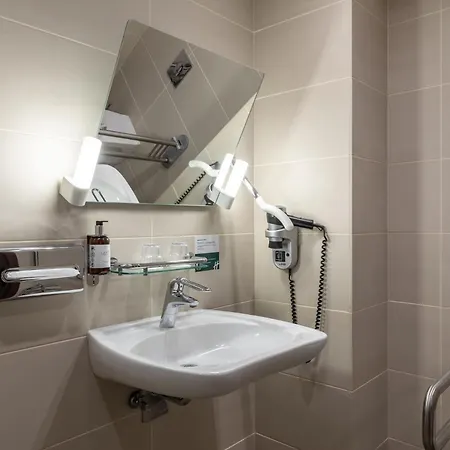 - Kyiv, An Ihg 4*