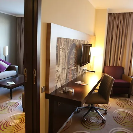- Kyiv, An Ihg Hotel 4*